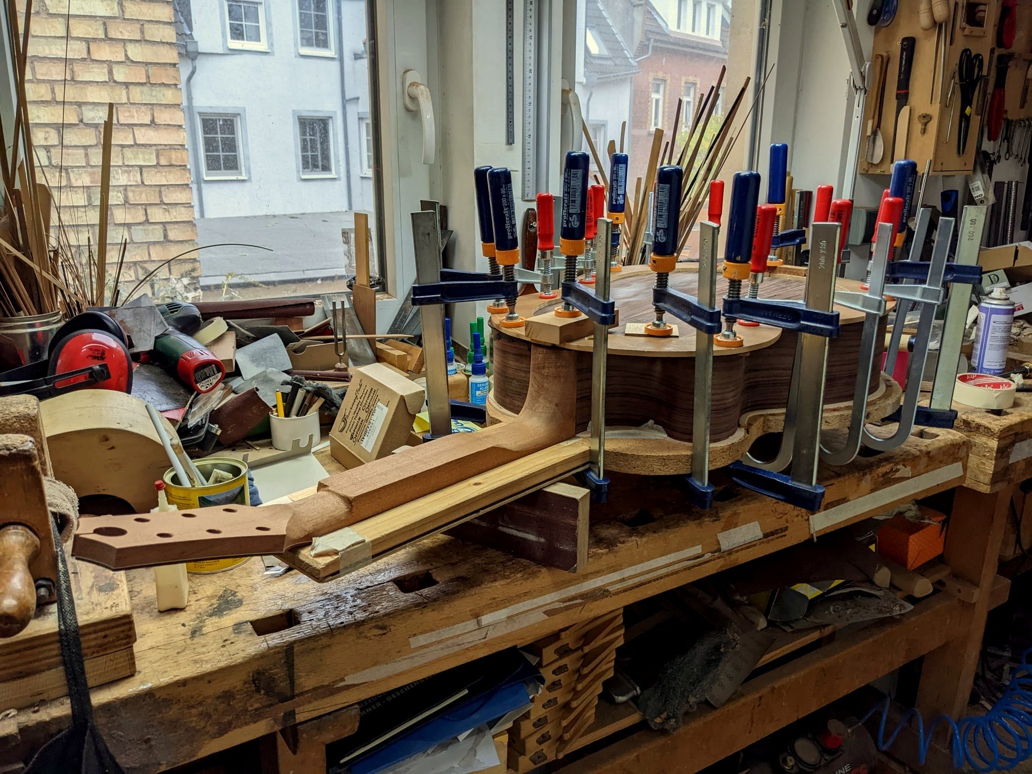 SHOP